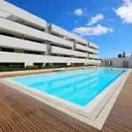 Luxury Apartment-pool, Gym, Parking, דירה *