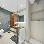 Luxury Apartment-pool, Gym, Parking, דירה *
