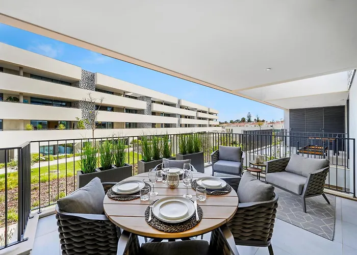 アパート Luxury Apartment-pool, Gym, Parking, ラゴス