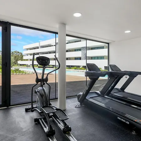 Luxury Apartment-pool, Gym, Parking, *